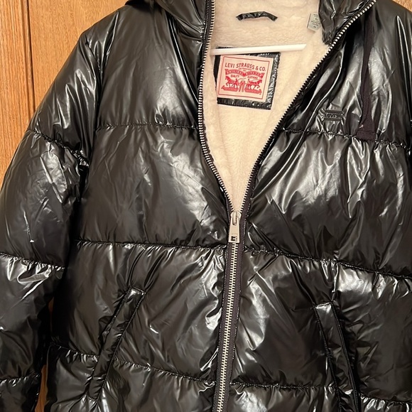 Levi Black Shiny Puffer Coat Women’s Large, white furry lining nwt - Picture 5 of 6